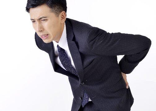 突然のぎっくり腰。早く治すための正しい対処法