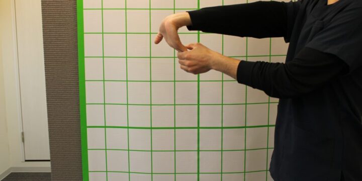 首をほぐしてはいけない！？　寝違え改善ストレッチ