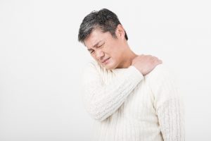 あなたの「手のしびれ」の原因はその肩こりかもしれません。